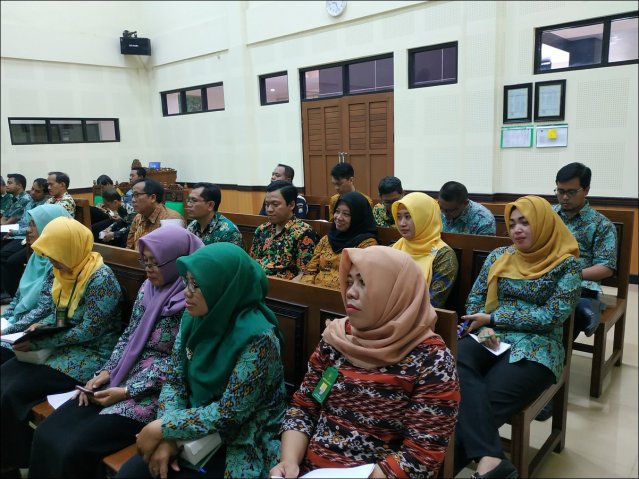 RAPAT DINAS